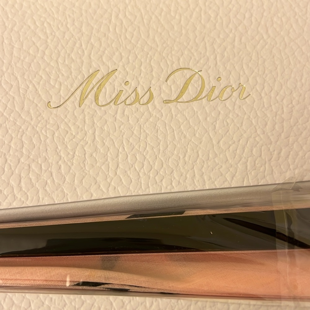 Brand New DIOR Miss Dior Fan - Picture 2 of 16